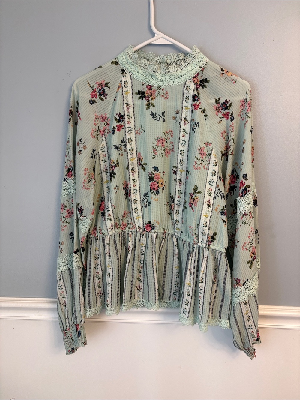HEMANT & NANDITA Mint Green Floral Lace-Trim Peplum Top Bohemian hippie medium